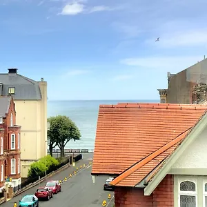 Victoria With Free Parking Apartment Scarborough